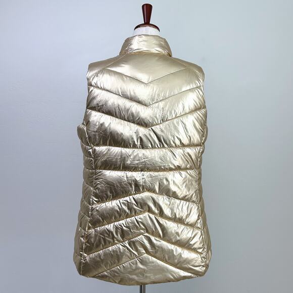 Livi Active Lane Bryant Gold Metallic Puffer Vest NWT - Picture 6 of 7